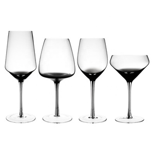 Lot de coupes à <span class=keywords><strong>vin</strong></span> et champagne en <span class=keywords><strong>verre</strong></span> cristal, style classique, avec pied <span class=keywords><strong>noir</strong></span> et finition gris <span class=keywords><strong>fumé</strong></span>, pour la vente en gros - Product Image 1