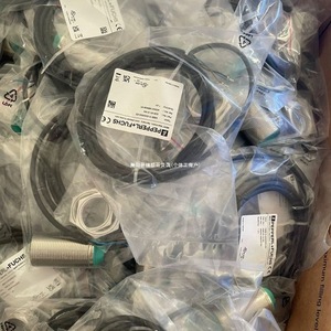 Sensor Ultrasónico SICK 6037660 UM30-211111 para Detección Industrial - Product Image 1