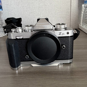 กล้องวีล็อก 4K Nikon Z fc 20.9MP กล้องมิเรอร์เลสสไตล์เรโทรระดับเริ่มต้น - Product Image 1