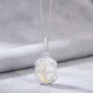 Toptan Altın Kaplama Mikro Kübik Zirkon Çapraz Kolye Paslanmaz Çelik Kabuk Şeklinde Tılsımlı Kolye Takı - Product Image 6