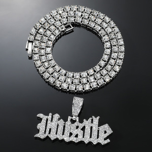 Nouveauté 2026 : Collier Pendentif Lettre en Alliage Plaqué Or et Argent Style Hiphop Luxe Léger pour Homme – Bijou Tendance - Product Image 2