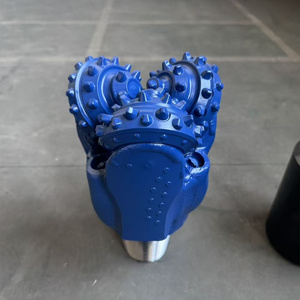 Punta Triconica per Perforazione Roccia 216MM, Attrezzatura per Trivellazione di Pozzi di Petrolio, Acqua e Gas, API 4 1/2\" <span class=keywords><strong>REG</strong></span> IADC537, Forgiata - Product Image 1