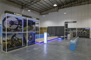 Soporte de exhibición para bicicleta de montaña, estante de exhibición personalizado con diseño de decoración Interior para tienda de bicicletas - Product Image 3