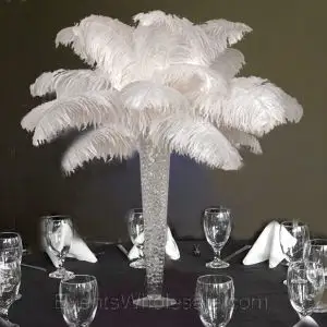 Centros de mesa de boda baratos blancos de alta calidad DIY plumas de oro alas a granel Femina gran pluma de avestruz azul blanco para vestido