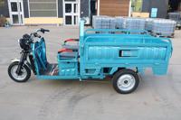 Tricycle électrique robuste pour le transport de matériaux et d'équipements sur les chantiers de construction