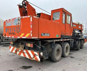 Grue de camion Tadano d'origine de 30 tonnes d'occasion japonaise TL-300E avec composants principaux - Moteur, pompe, roulement pour l'exportation - Product Image 1
