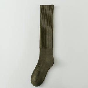 ถุงเท้าผู้ชายแฟชั่นลำลองสีพื้นผ้าไม่ถักทอเนื้อหนาถึงเข่าสีขาวดำสำหรับฤดูใบไม้ร่วงและฤดูหนาวให้ความอบอุ่น - Product Image 5