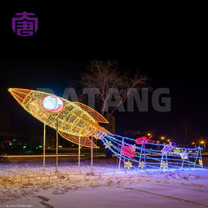 Grande sculpture lumineuse 3D en forme d'avion de Noël pour l'installation visuelle extérieure des fêtes dans les places de ville - Product Image 6