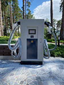 สถานีชาร์จรถยนต์ไฟฟ้าแบบติดตั้งบนพื้น CCS2 120kW รุ่นใหม่ รองรับ OCPP พร้อมอินพุต 380V และสายเคเบิลยาว 5 เมตร - Product Image 6