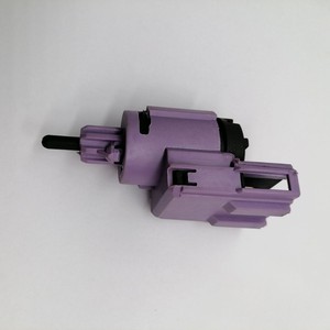 Interruptor de luz de freno Volkswagen 1J0945511D para reparación y reemplazo de automóviles - Product Image 3