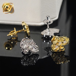 Boucles d'oreilles clous en moissanite de forme irrégulière, en argent S925, serties de diamants en forme de pépites, gravées CNC, bijoux hip-hop pour hommes - Product Image 5