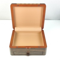 Boîte cadeau en bois personnalisée pour dattes et chocolats, avec doublure en PU, décor sculpté ajouré et tiroir, pour l'emballage alimentaire haut de gamme du Moyen-Orient, vente en gros