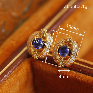 Orecchini a Perno Ispirati all'Occhio Blu Geometrico, Scintillanti con Micro-Incastonature, Elegante Gioiello da Donna, Regalo di Moda - Product Image 3