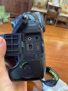 Cámara Profesional con Sensor CMOS de Fotograma Completo de 12.1MP, Tarjeta de Video HD, Pantalla de 3 Pulgadas, Batería de Litio Incluida - Fotografía Económica - Product Image 2