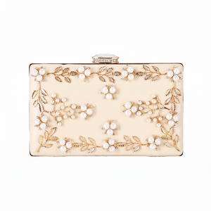 Nova bolsa de festa com charmoso detalhe em strassperfeita para casamentos e ocasioes especiais - Product Image 1