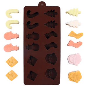 Stampo in Silicone per Decorazione Torte a Tema Natalizio con Albero di Natale, Omino di Pan di Zenzero e Fiocco di Neve, Stampo per Frutta, Biscotti e Zucchero per Natale - Product Image 5