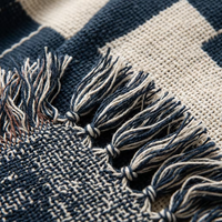 Plaid Moderne Géométrique Jacquard Tissé avec Franges et Pompons pour Canapé et Lit, Motif Ethnique Audacieux à Blocs, Couverture d'Accent Décorative pour la Maison