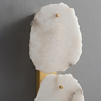 Applique murale verticale de luxe en albâtre à 3 lumières, lampe murale en marbre naturel pour la décoration intérieure de villas et d'hôtels