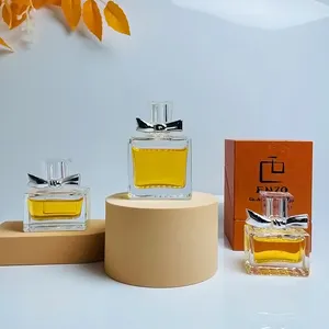 Frasco de perfume de vidro exclusivo pequeno e liso de 1,5 onças com design de etiqueta personalizada por atacado com tampa de gravata borboleta