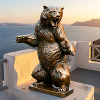 Sculpture d'ours en bronze puissante avec base ornée - Décoration animale classique de luxe en bronze pour grands intérieurs, sculpture d'ours en bronze