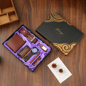 Set Regalo di Lusso per Uomo: Orologio, <span class=keywords><strong>Portafoglio</strong></span>, Cintura, Penna, Portachiavi, Bracciale - 6 Pezzi in Elegante Confezione Personalizzata per San Valentino - Product Image 4