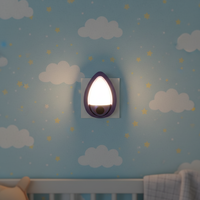 Lampe de nuit LED à capteur de lumière blanc chaud en forme de goutte d'eau GL-W135, allumage/extinction automatique, boîtier en PP, lampe à brancher pour la maison, la chambre et le couloir