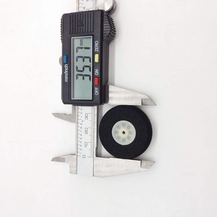 เส้นผ่านศูนย์กลาง 35 มม., รูรับแสง 2.1 มม.