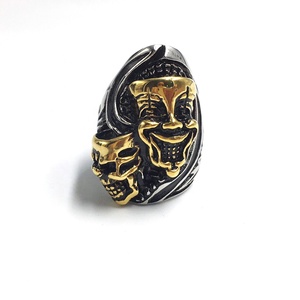 Anelli in Acciaio Inossidabile con Doppio Teschio Vintage Placcati in Oro 18K PVD per Uomo, Gioielli Gotici da Motociclista - Product Image 3