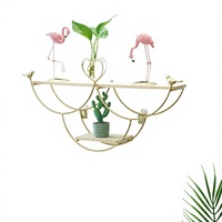 Rak Dinding Logam Modern Hemasa Fashions Warna Emas dengan Vas Kaca Berbentuk Hati dan Desain Daun untuk Ruang Tamu