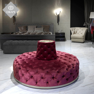 <span class=keywords><strong>Sofa</strong></span> Luar Ruangan Berumbai Kancing Merah Besar Italia, <span class=keywords><strong>Sofa</strong></span> Bulat Modern Beludru Merah Murni dengan Lingkaran Kustom - Product Image 2