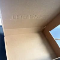 Boîtes d'expédition en carton ondulé écologiques à fermeture automatique pour chaussettes et usage professionnel – Conception personnalisée, emballage haut de gamme