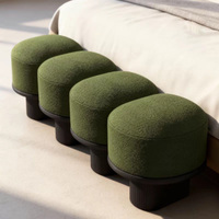Banc ottoman moderne haut de gamme pour salon et chambre, en tissu vert olive, avec revêtement en tissu et pieds en bois massif, idéal comme banc de bout de lit ou tabouret à chaussures pour la maison.