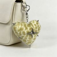 Nouveau Porte-clés Étoile en Peluche 2026 – Breloque Tendance Y2K pour Sac, Pendentif Étoile Argentée en Peluche pour Femmes