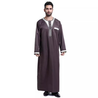 Thobe arabe pour hommes du Moyen-Orient, robe élégante décontractée jaune clair avec broderie exquise, abaya respirante pour le quotidien et la prière