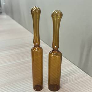 หลอดแก้วบอโรซิลิเกตทางการแพทย์แบบใช้แล้วทิ้งความจุ3มล. พร้อมจุกกันเด็ก - Product Image 1