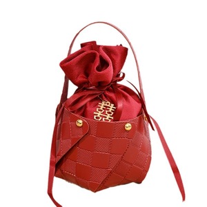 European Style Light Luxury Grid Pattern Rhomboid Leather <b>Bucket</b> Wedding Candy Gift Bag with Velvet Lining - Product Image 5