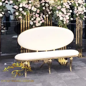 Mobilier de salle d'événement 3 sièges en cuir pu cadre en métal doré canapé de banquet de mariage