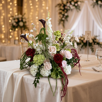 Décoration florale d'événements de luxe, design haut de gamme, durable, fleurs artificielles, centre de table de mariage, blanc, vert et bordeaux