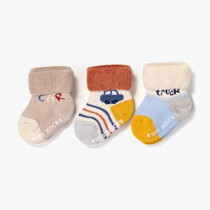 KTS581 Calzini per Bambini in Cotone Personalizzati, Invernali, Spessi, in Spugna, Antiscivolo con Puntini, Termici per Neonati - Product Image 1