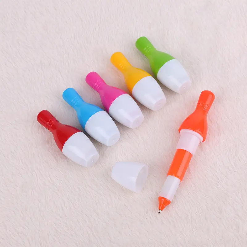 छात्र बच्चे लेखन स्टेशनरी मिनी प्लास्टिक बॉलपॉइंट पेन स्वनिर्धारित लोगो क्रिएटिव प्लास्टिक बॉल पेन के साथ