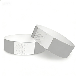 Bracelets jetables personnalisés en PVC imperméable, multicolores, à large surface, conception OEM, MOQ 10 pièces, pour événements promotionnels et nouveautés - Product Image 1
