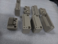 Boîtier en plastique PEEK sur mesure usiné CNC, usinage de l'acier, de l'aluminium, du laiton, de l'alliage de cuivre, tournage, fraisage, perçage, électroérosion à fil, usine OEM ODM