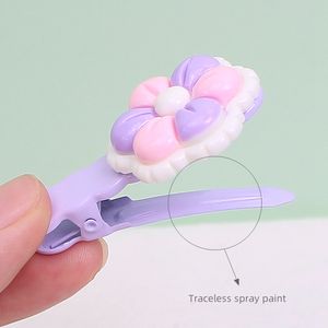 Süße Blumen-Haarspange 2-teilig Cremefarbene Mädchen-Haarnadel 5cm Kunststoff- und Harz-Entenschnabel-Clip für Kinder - Product Image 4