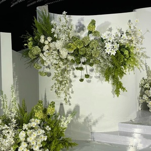 Arreglos Florales de Seda Blancos y Verdes de Estilo Forestal, Altamente Realistas, para Bodas al Aire Libre, en Forma de Arco, con Hortensias, Delphiniums y Follaje - Product Image 1