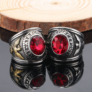 2024 anillo de hombre de aspecto retro de acero inoxidable chapado en oro pulido popular al por mayor banda de anillo de piedras preciosas punk genial con inscripción - Product Image 1