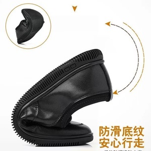 Zapatos sin cordones de cuero para hombre, mocasines informales cómodos con forro polar negro para invierno, zapatos cálidos para conducir - Product Image 3