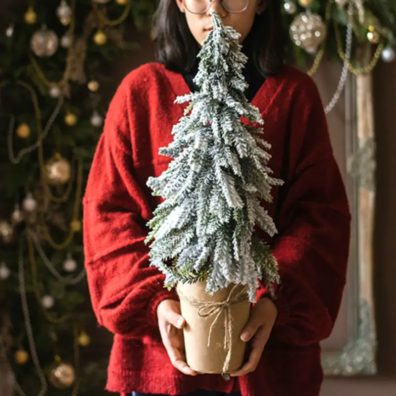 2020 sıcak satış PE küçük masa noel ağacı kar yağışı dekorasyon kapalı masaüstü ev yapay bonsai ağacı