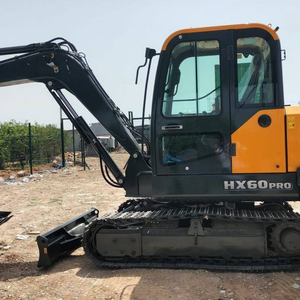 Excavatrice sur chenilles Hyundai HX60pro d'occasion de 6 tonnes avec moteur, boîte de vitesses et pompe pour travaux de génie civil en vente - Product Image 1