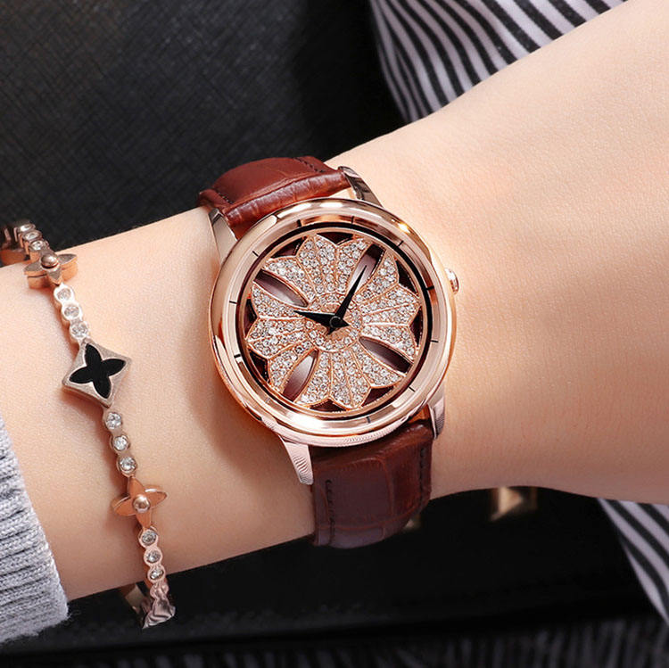 สีน้ำตาล