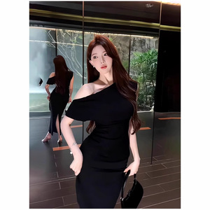 Asymmetrical Neckline Off The Shoulder Fitted Sheath Dress Natural Waist Solid Color Elegant Evening Dress - Product Image 3